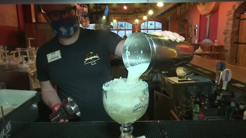 Restaurants, bars could sell to-go mixed drinks under new proposal