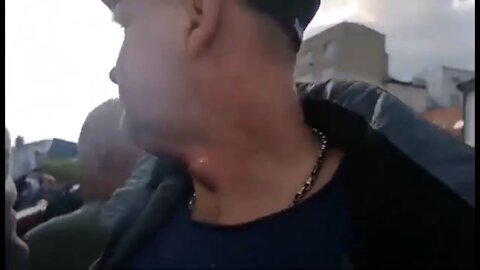 Policista střelil muže v Bratislavě gumovým projektilem přímo do krku!