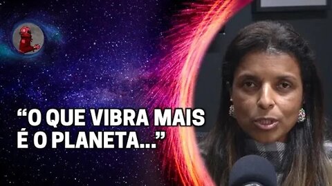 "ELE TRAVA UM POUCO..." com Vandinha Lopes | Planeta Podcast (Sobrenatural)