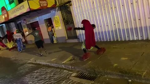 BONECOS DA CARRETA DA ALEGRIA FURACÃO, DANÇANDO FOFÃO, CHAVES, BEN10 E GOKU, LIKE 70