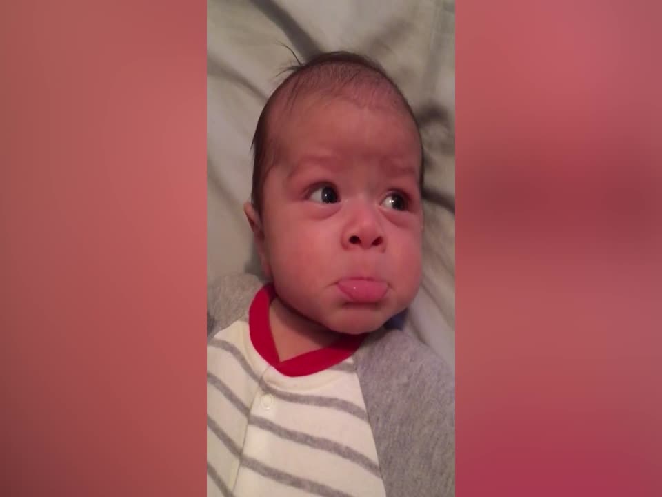 Mom Stops Baby's Tears with Funny Noises!