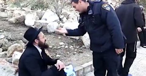 Israeli Police tell Jews not to bow heads on Temple Mount