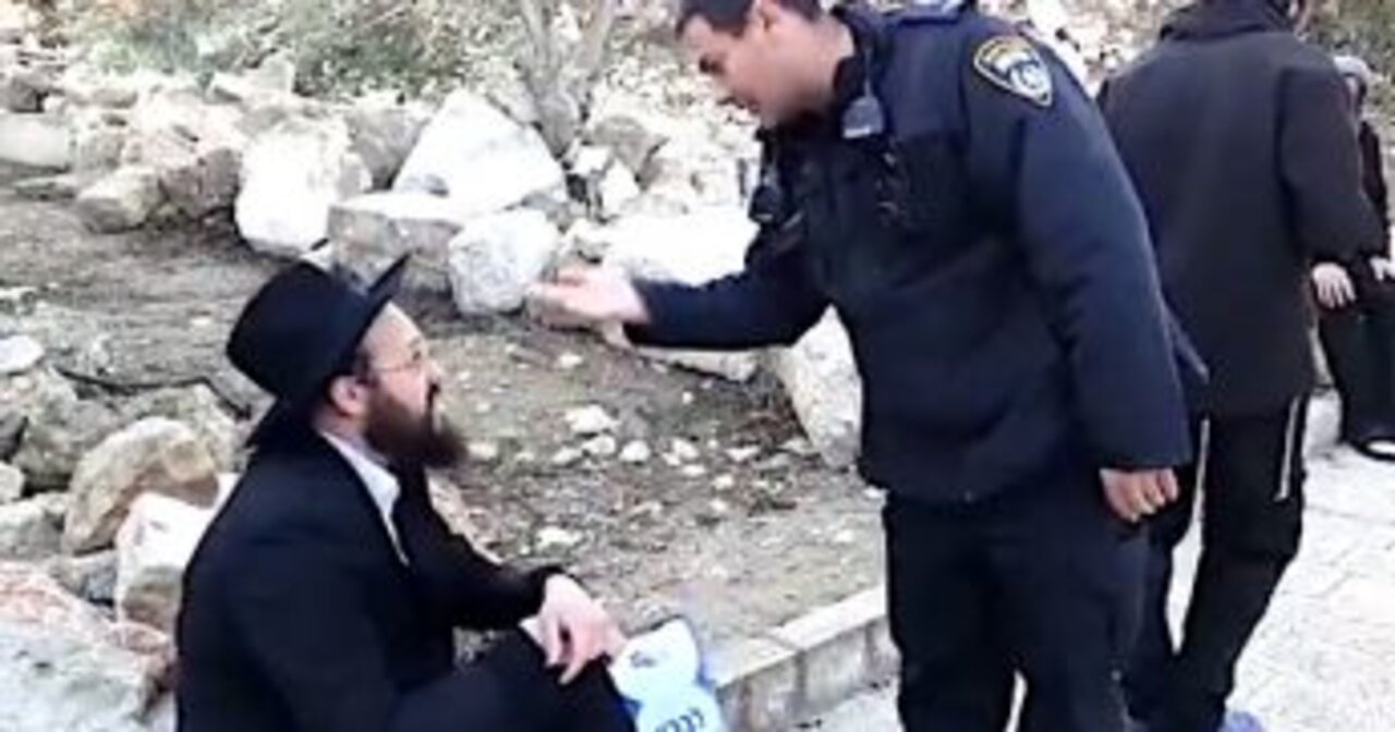 Israeli Police tell Jews not to bow heads on Temple Mount