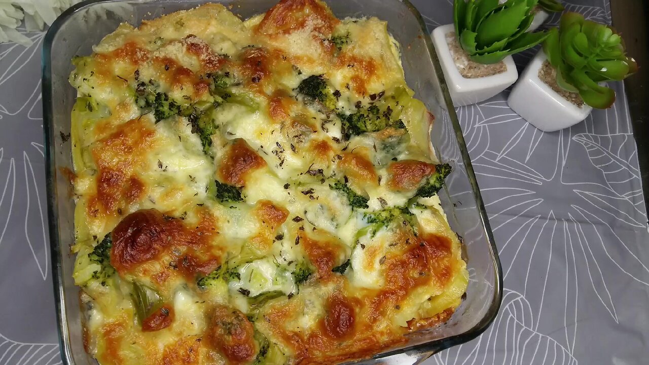 You'll love broccoli if you cook it like this! The tastiest recipe for broccoli! #broccoli #potatoes