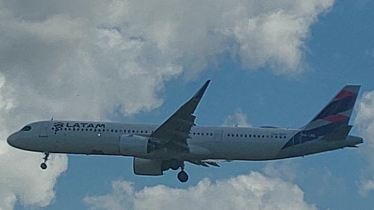 Airbus A321NEO PS-LBG coming from Guarulhos to Manaus