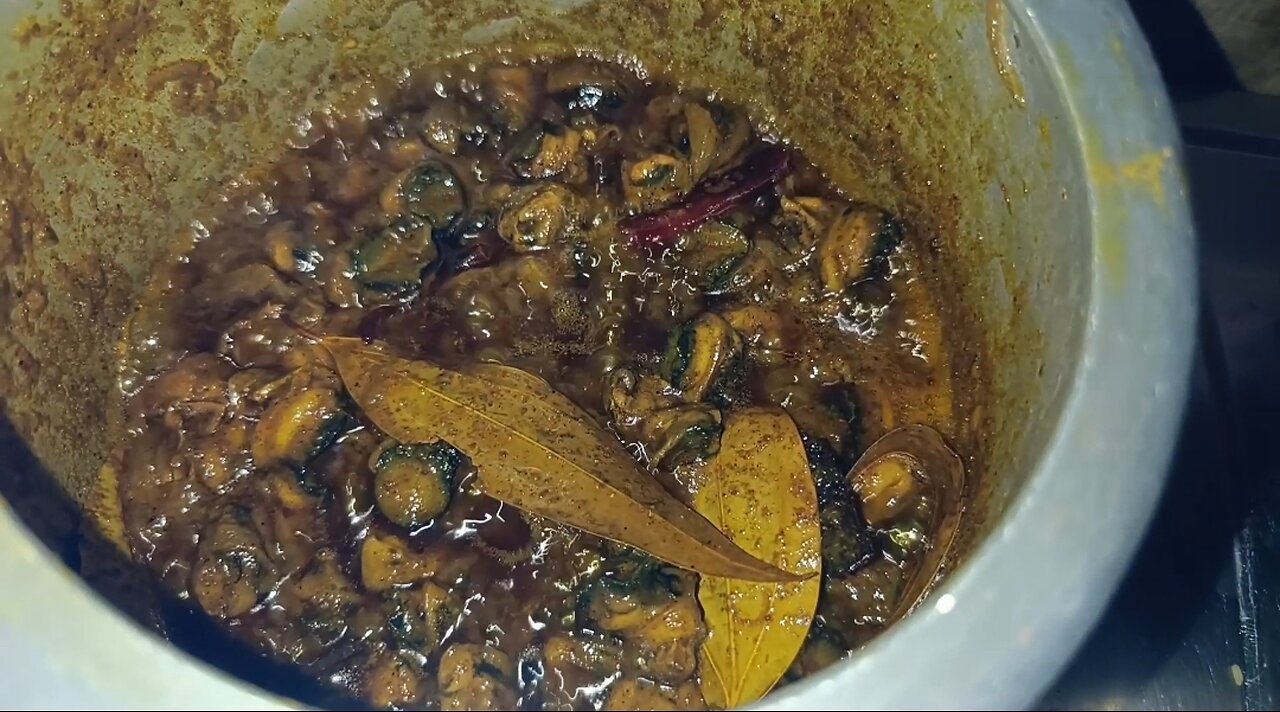 Snail Cooking and Eating | Healthy Snail Recipe | Cooking South Indian #Snailrecipe #indiancooking