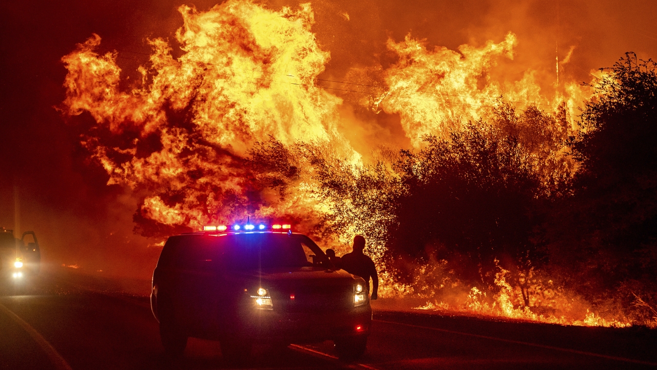 Strong Winds Intensifying California Wildfires