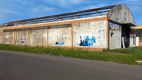 Garagem da DINDINHO abandonada desde a década de 90, era uma empresa de ônibus em Tramandaí/RS
