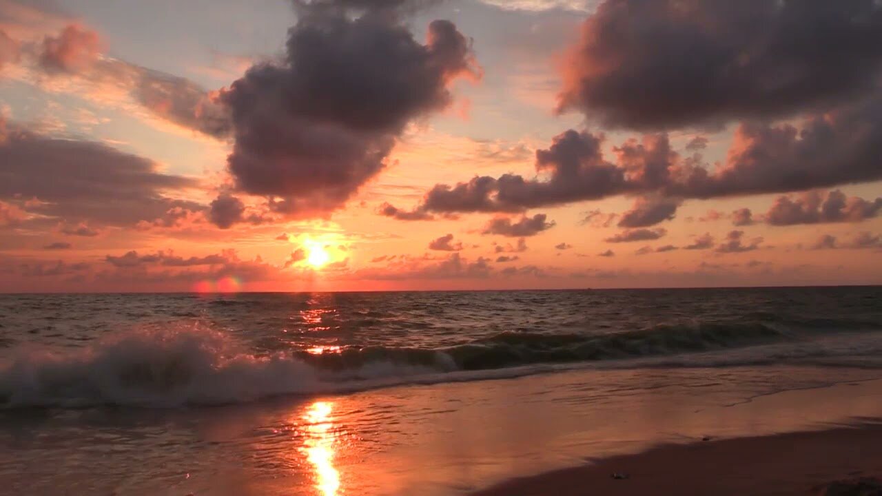 Ocean, waves and beautiful sunset. Rest and relaxation