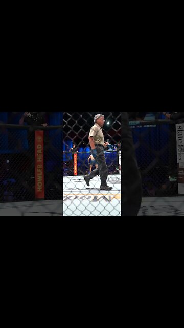 Went straight up to Dana White after that submission 😤 #UFC