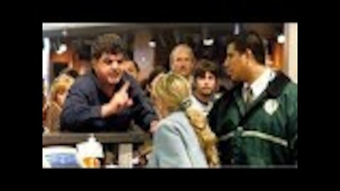 Angry passenger screams at woman in check in she says these 6 words and instantly shut him