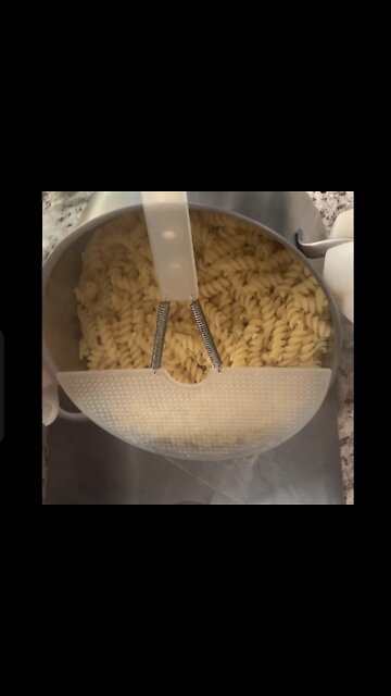 Straining food easily directly from the pot