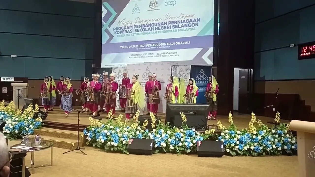 Embun Sok Sek versi Angklung Wariseni