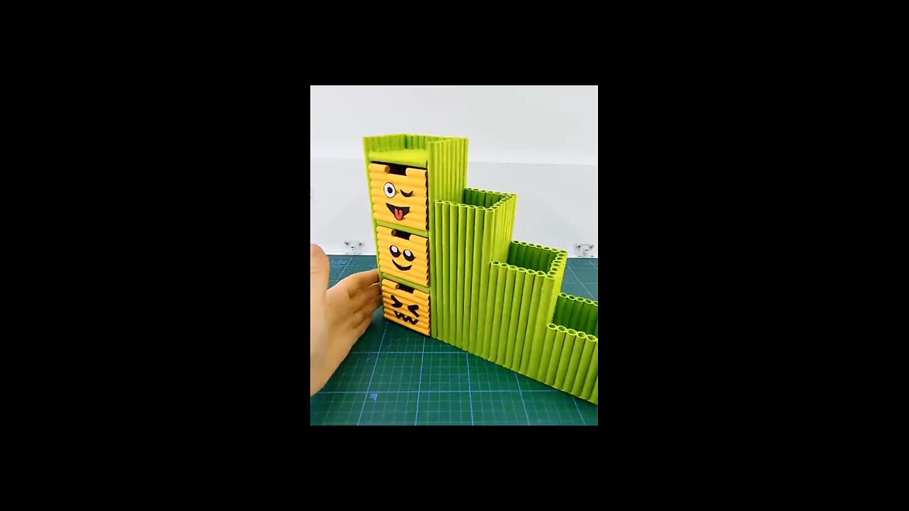 Paper pencil holder making at home/Paper craft 💯❣️#DIY #pencilholder#craftyhands #trending #viral