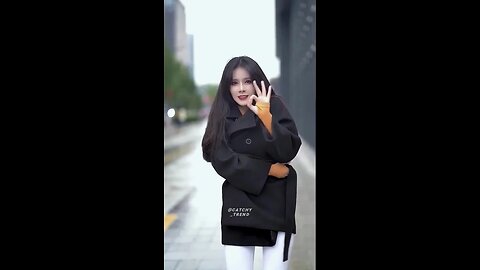 Chinese girl street style fashion #chinesefashion #shortsvideo