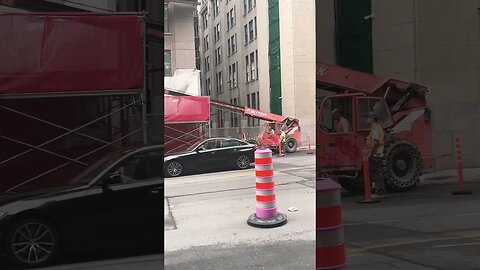 Montréal rising skyscrapers construction continues