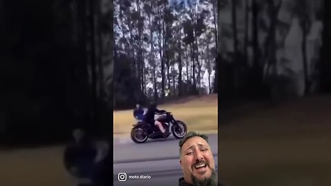 Só pela pegada na motoca tinha tudo pra dar errado #shorts
