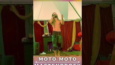 Live at the bohemian tent ⛺️ @descsteampunkconvention & @middeleeuwswinschoten #sing #live #cover