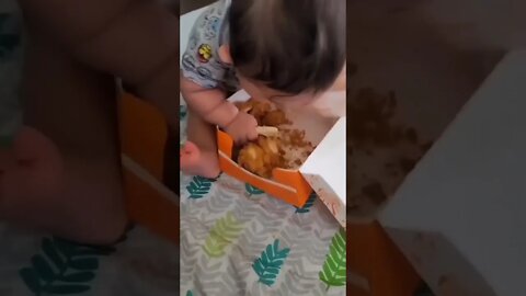 SOMEONE SHOULD HELP THE KID 😹😹😹 #shorts #youtubeshorts #viral #subscribe