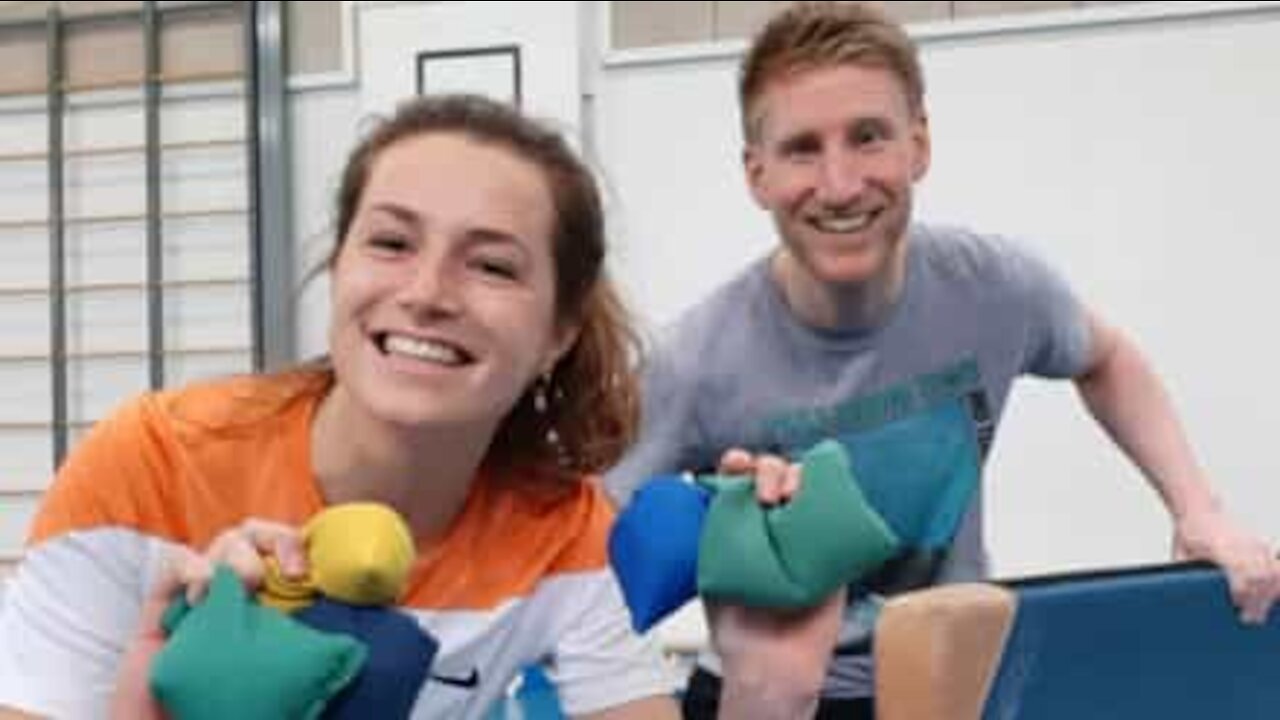 Professores de ginástica criam desafio para pôr as crianças em atividade