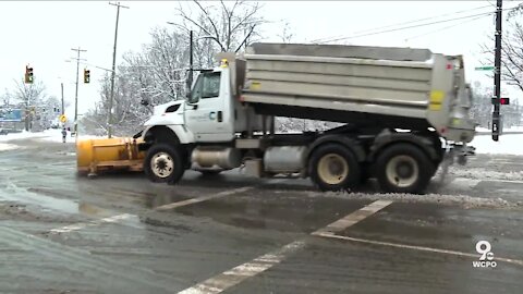 Cincinnati road crews face record-setting snowfall on top of COVID-related staff shortage