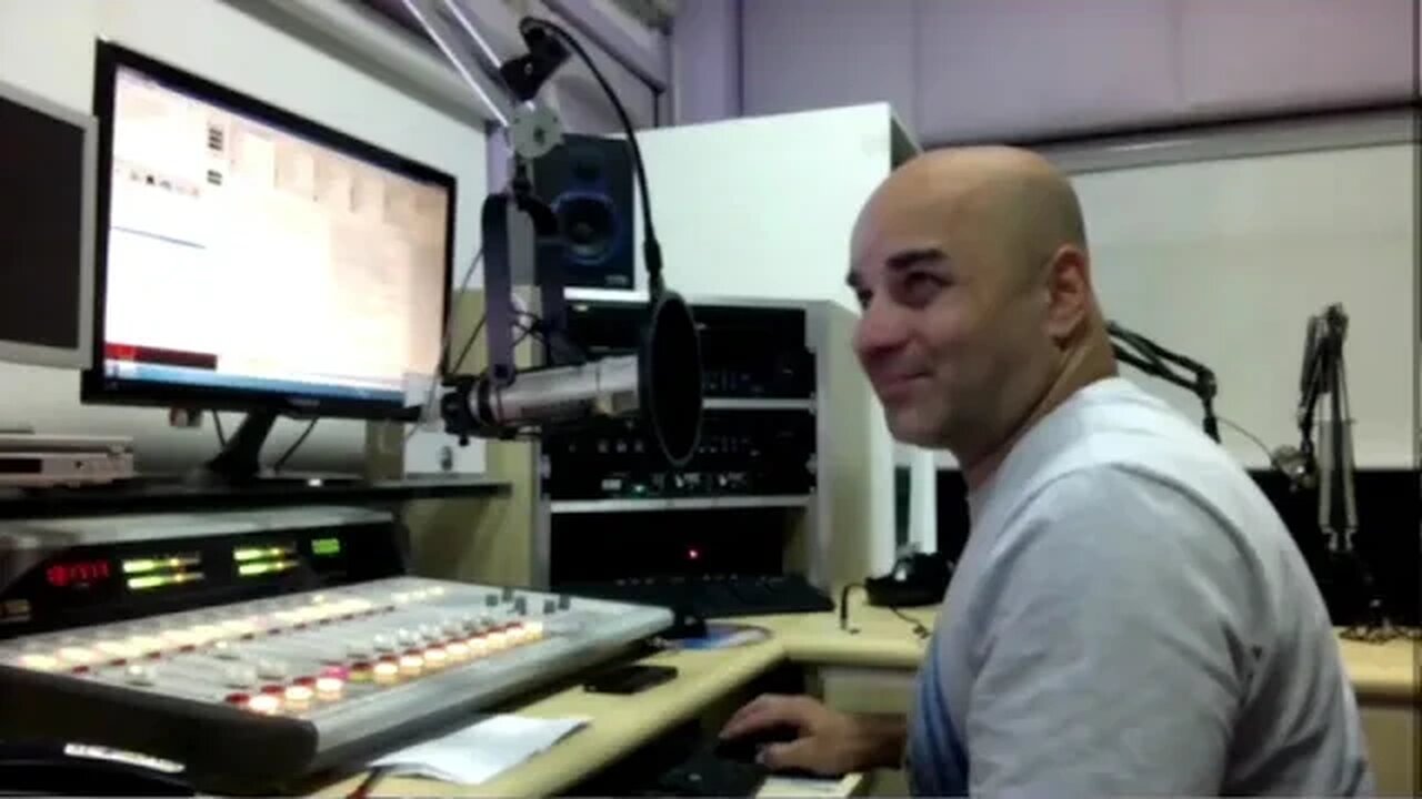 Programa Tape-Deck com Fábio Pirajá na Rádio Cidade FM 97,7 Vila Velha (2013)