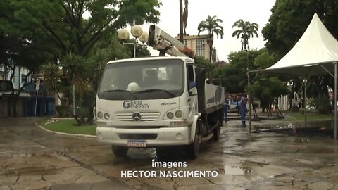 Últimos detalhes para o natal iluminado em Governador Valadares