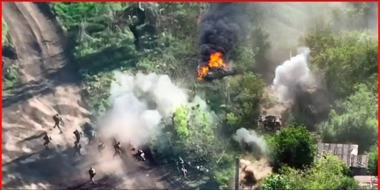 Destruction of Russian soldiers by Ukrainian kamikaze drones – Video footage