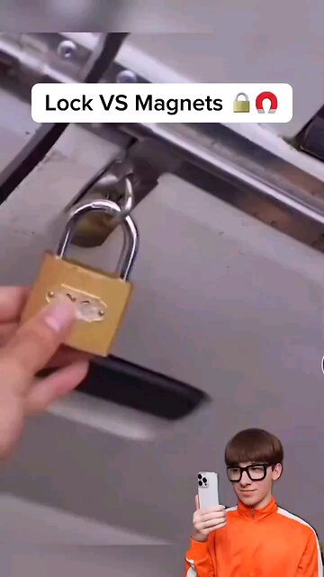OPENING A PADLOCK WITH A MAGNET 🧲