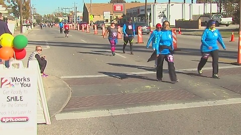 Thousands take part in Tulsa Route 66 Marathon