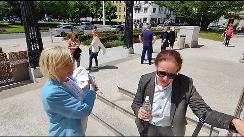 V imenu resnice - 1.dan sojenja. Posneli smo izjave Barbare Furjan in mame drugega vojaka!