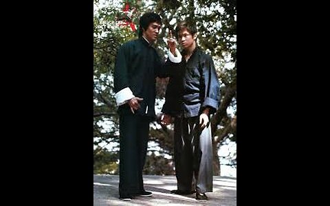 Cross kick Studio Films Bruce Lee Enter the Dragon