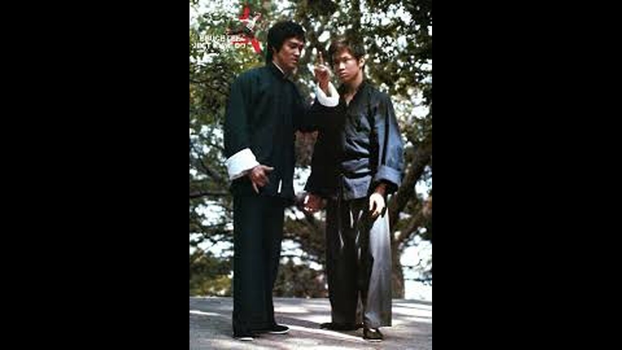 Cross kick Studio Films Bruce Lee Enter the Dragon