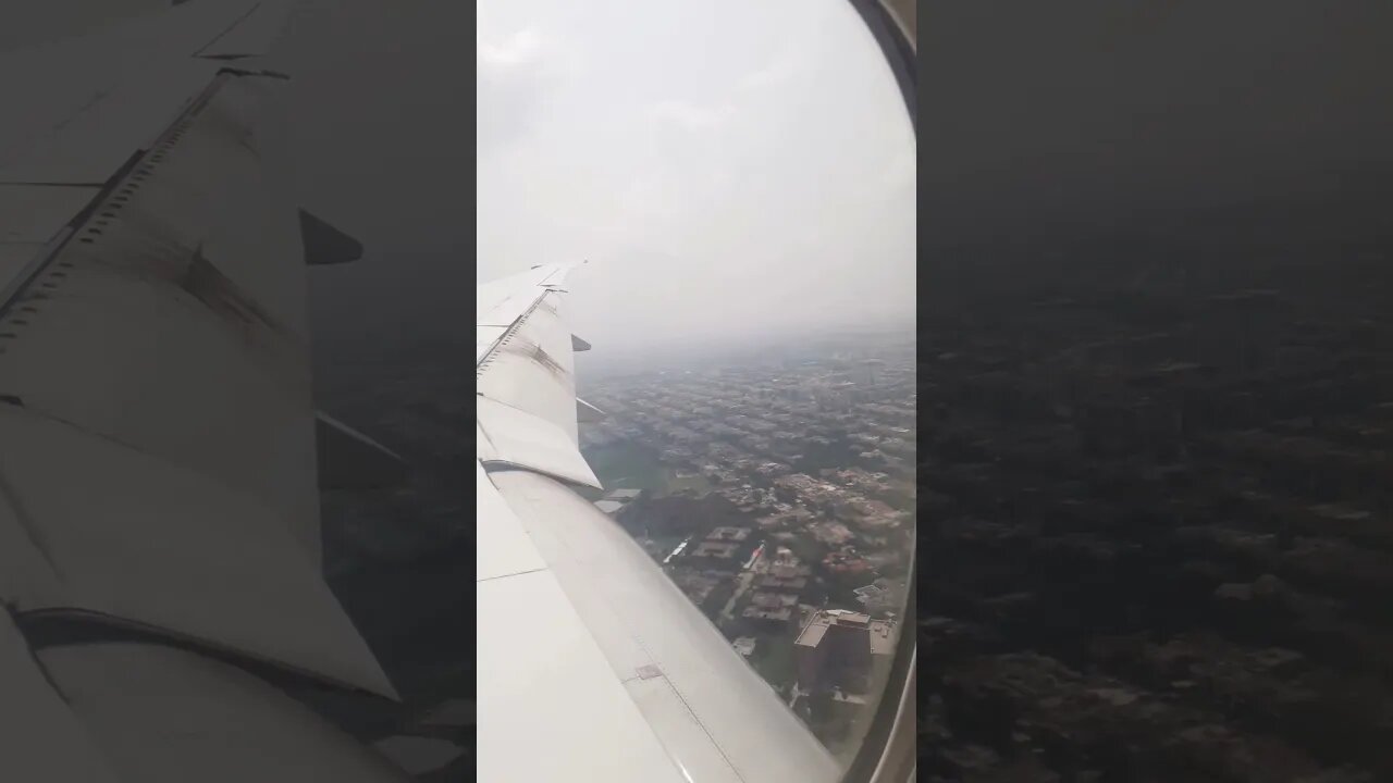 Badaloon se Zameen tk ka safar | Airplane | Landing on Lahore Airport