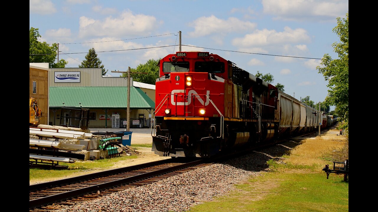 Canadian National on the Dubuque Subdivision - CN Central Division | Epworth, Iowa (7-8-2023)