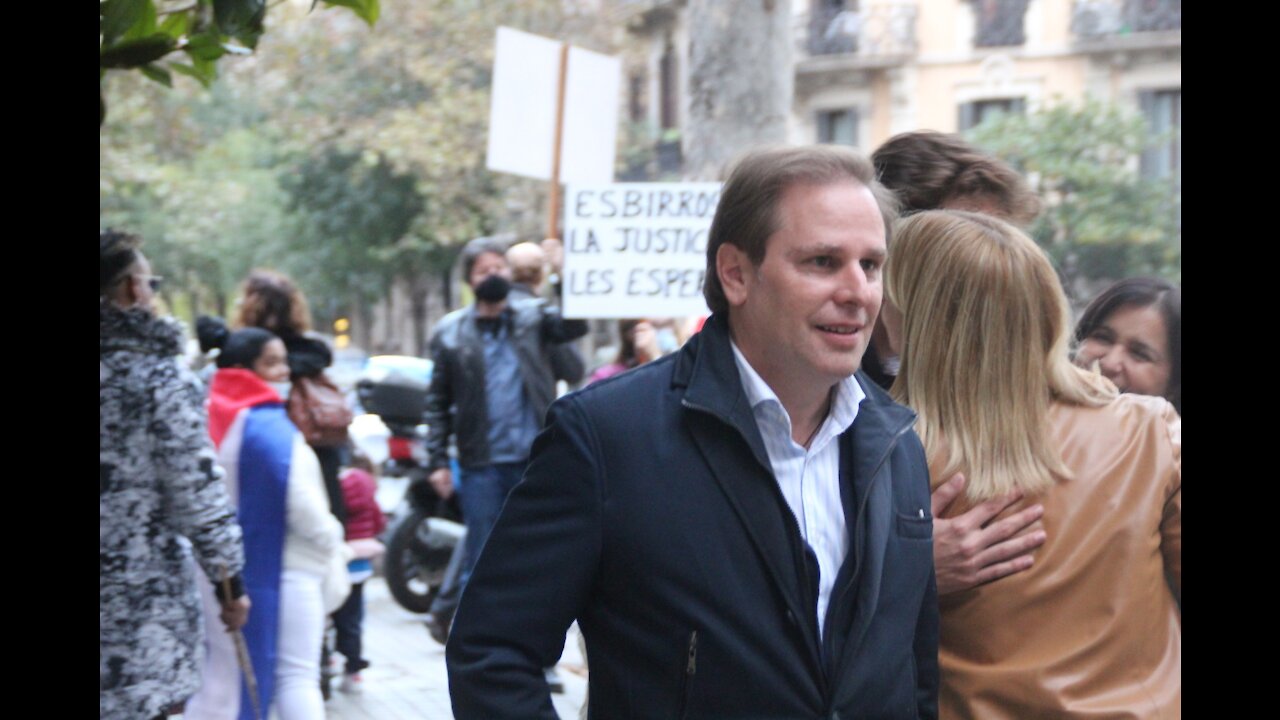 VOX muestra su apoyo al pueblo cubano en la marcha por la libertad celebrada hoy en Barcelona