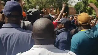 Alex protesters outside the City of Joburg regional offices in Sandton (jpz)