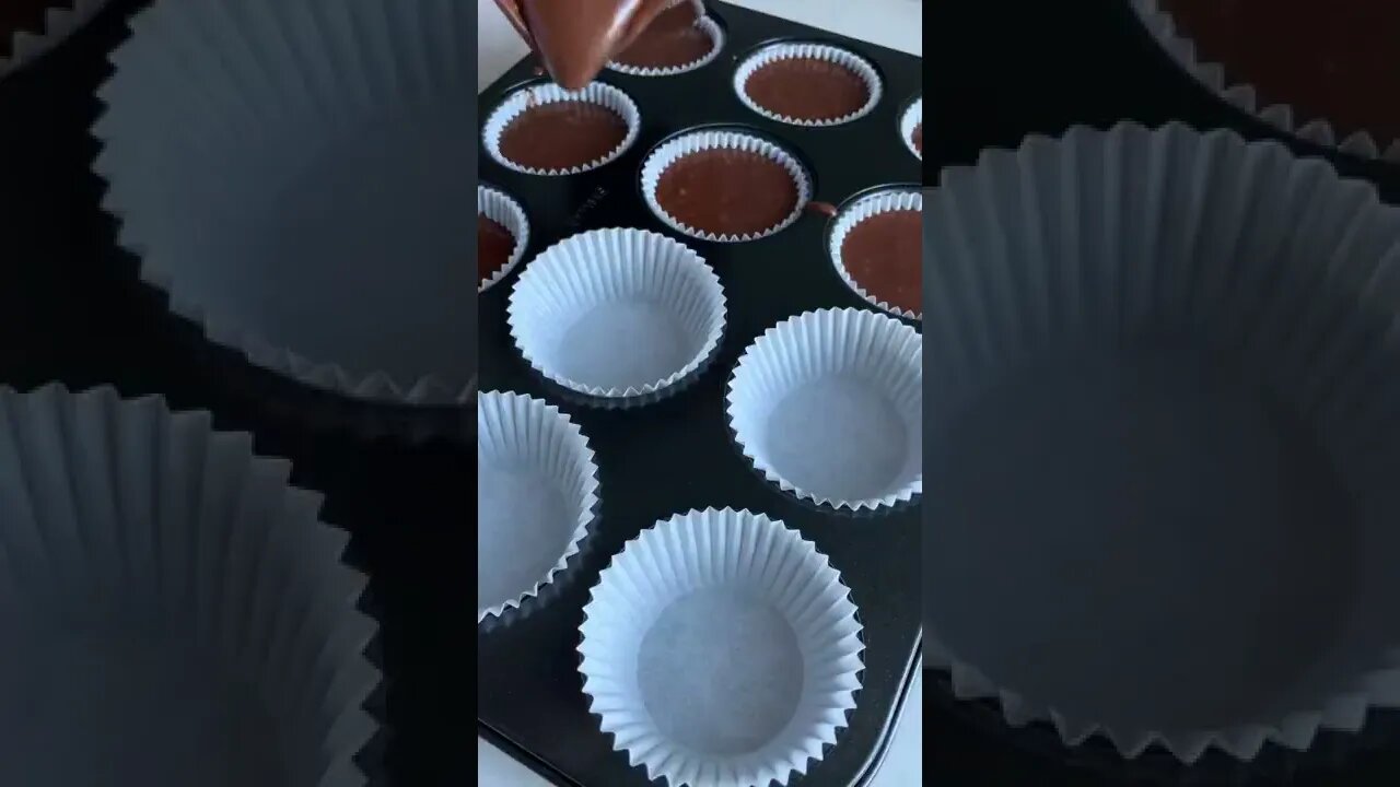 A basic chocolate cupcake recipe u didn’t know u needed #foodtiktok #recipe #chocolate #easyrecipe