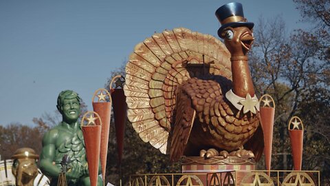 High-Flying Balloon Characters Star In Thanksgiving Parade