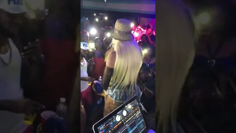 Pretty Pretty Handle it, Dancehall Video