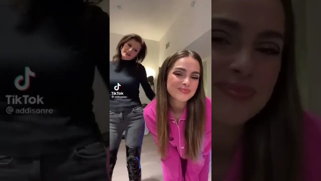 Addison Re does Tiktok dance with her MOM! 😱