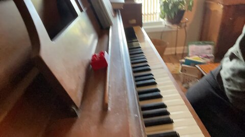 Piano with Dory