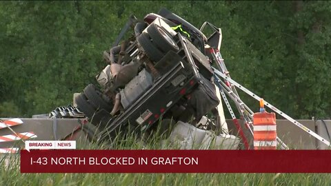 I-43 north blocked in Grafton due to crash