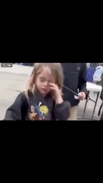 Little Girl Thought She Was in Trouble for Not Wearing Mask at School, Dad Makes it Right