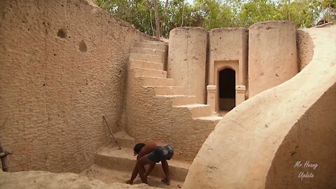 "4" : This man is really good, building a cabin with his bare hands.