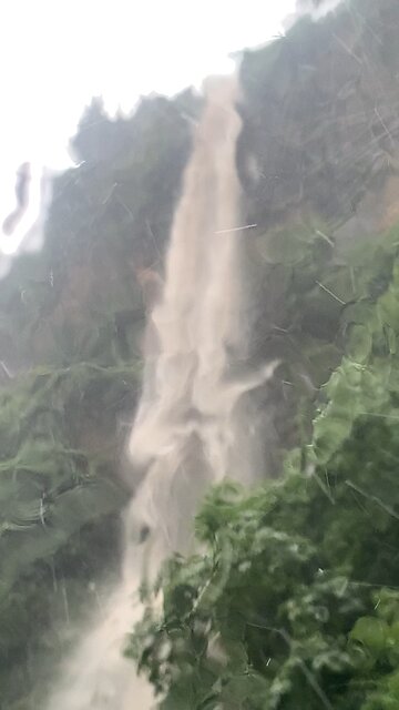 Land slide in the road || #landslide #trendeng #rumble