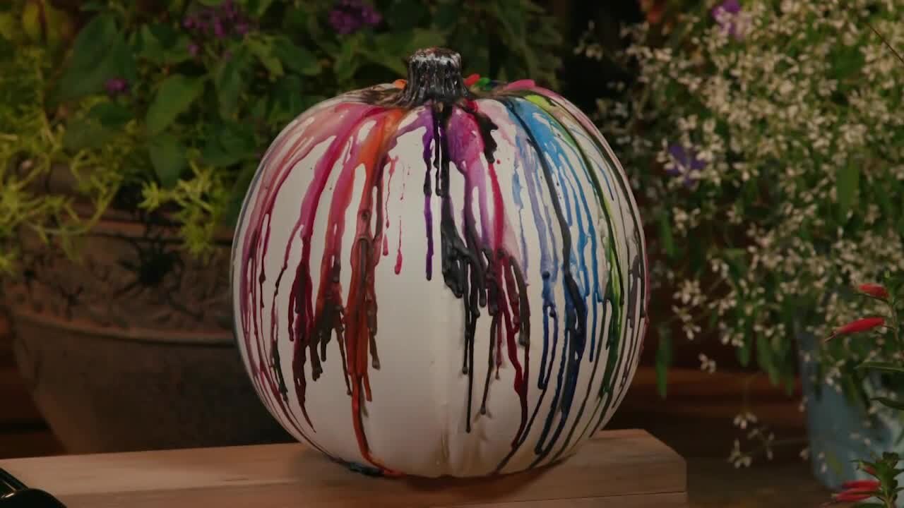 Melinda’s Garden Moment – making a crayon dipped pumpkin