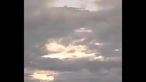 UFO tries to hide in the clouds in Illinois