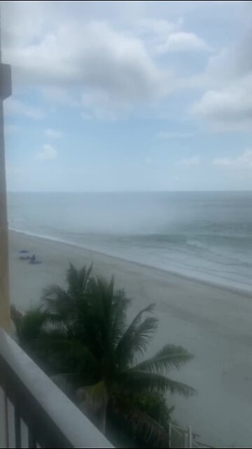 Waterspout comes ashore in N Redington Beach