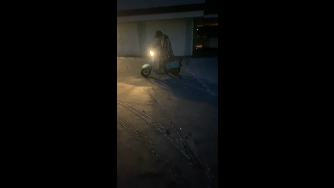 Doing donuts with moped